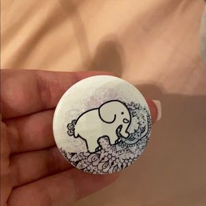 Ivory Ella pop socket
